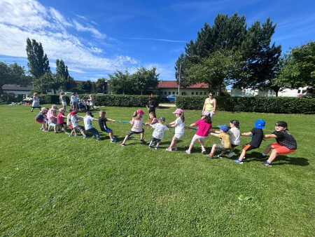 Sportovní sice naší školky a FK Baník Sokolov